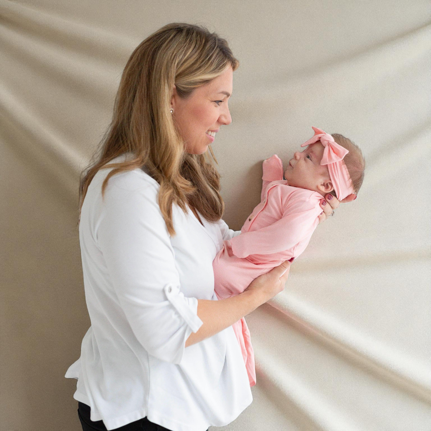 Knotted Baby Gown Set – Soft Modal Sleepwear With No Scratch Mittens & Hat